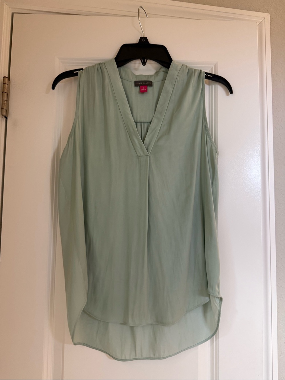 Vera Wang Pale Sage V-Neck Sleeveless Camisole